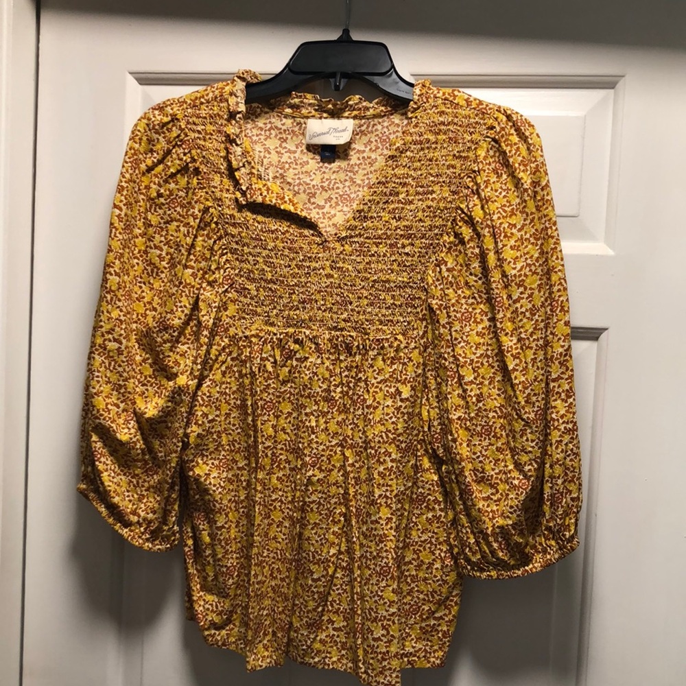 Quarter sleeve blouse